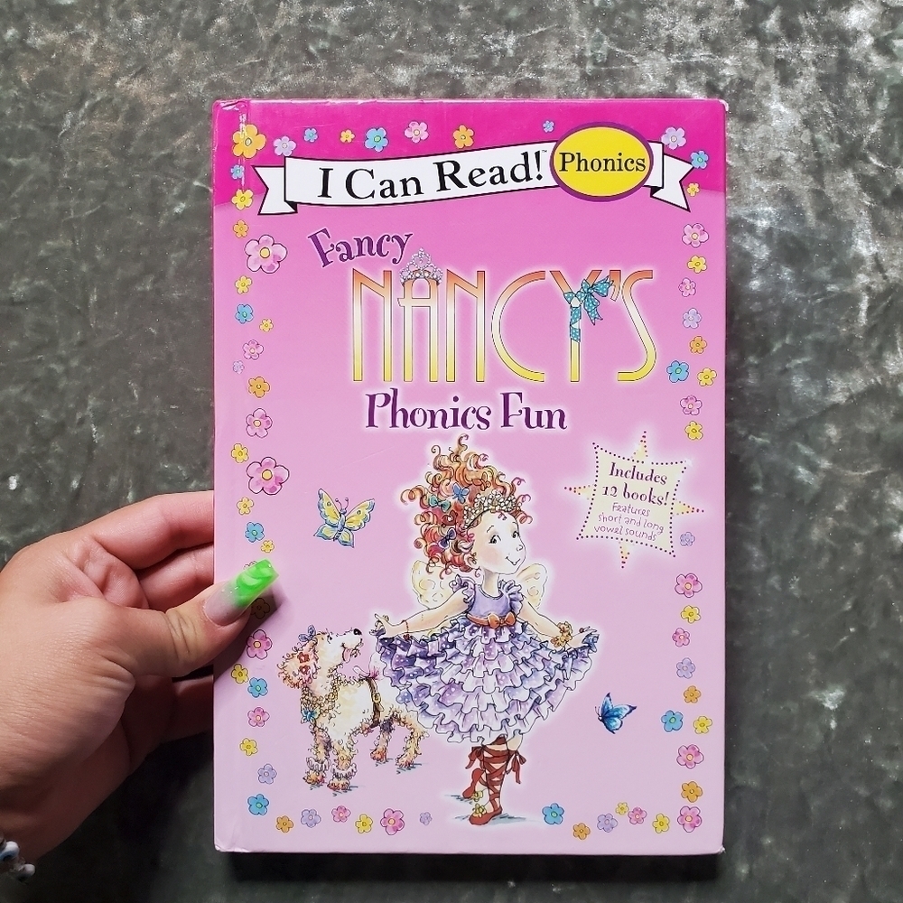 Fancy Nancy Phonics Fun Book